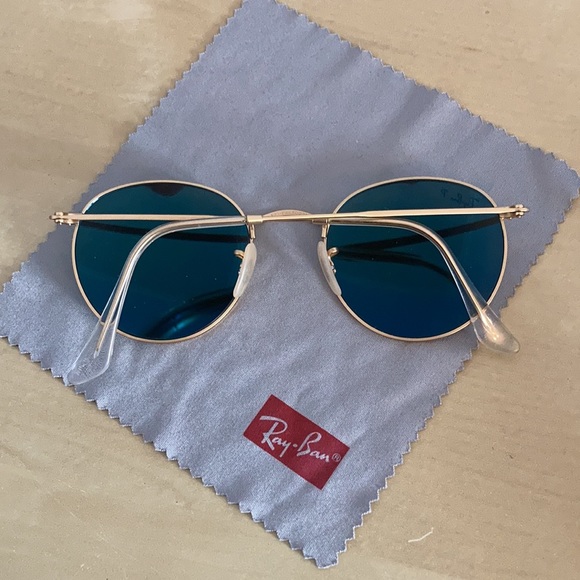 Ray Ban round metal polarized women’s sunglasses, gold frame, blue flash lenses - Picture 3 of 12